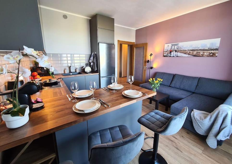 Stylish Apartment With Parking & Spacious Balcony Рига Екстер'єр фото